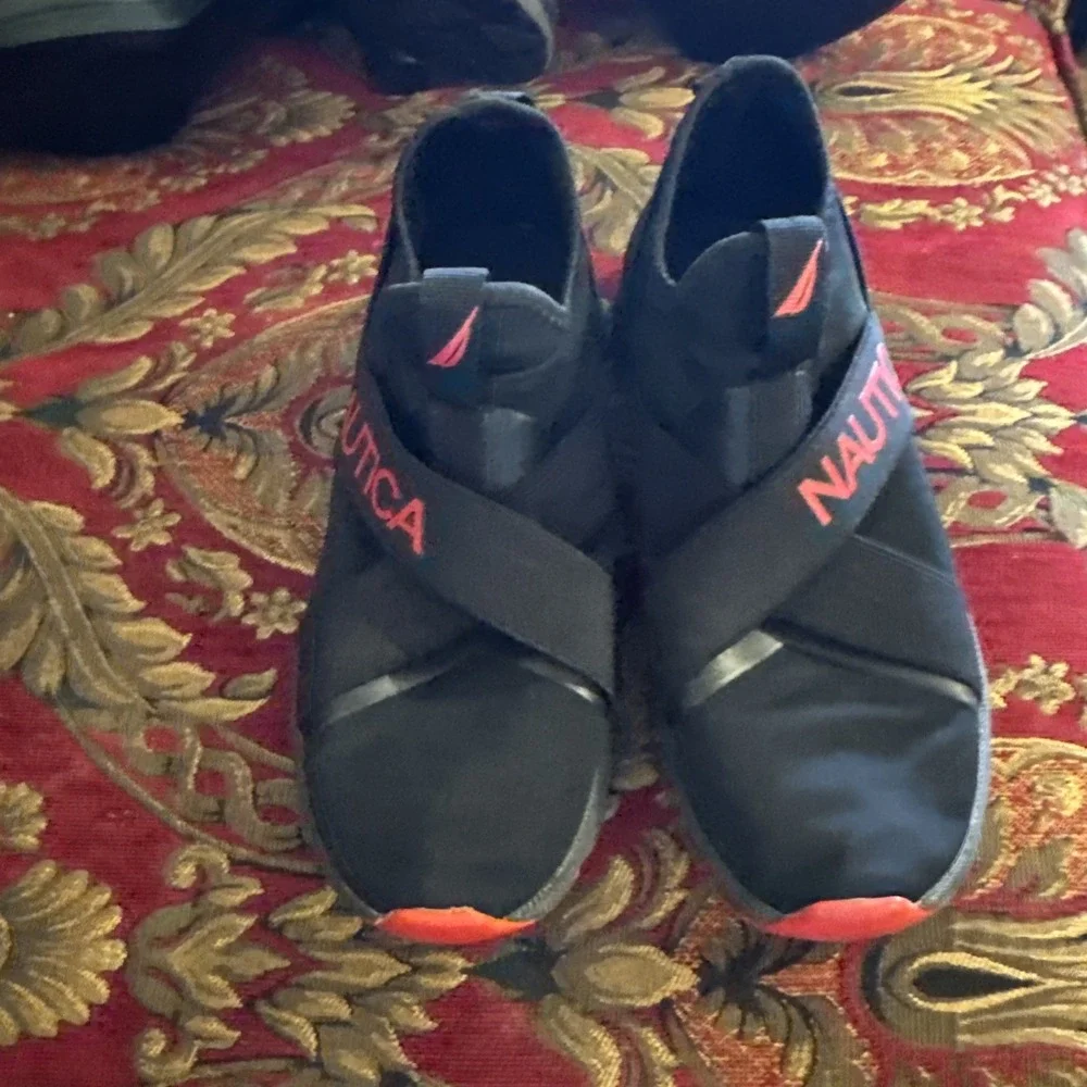 Nautica Coaster Men 7.5Comfort Shoe Slip On Walking Black/Red Casual Sneaker